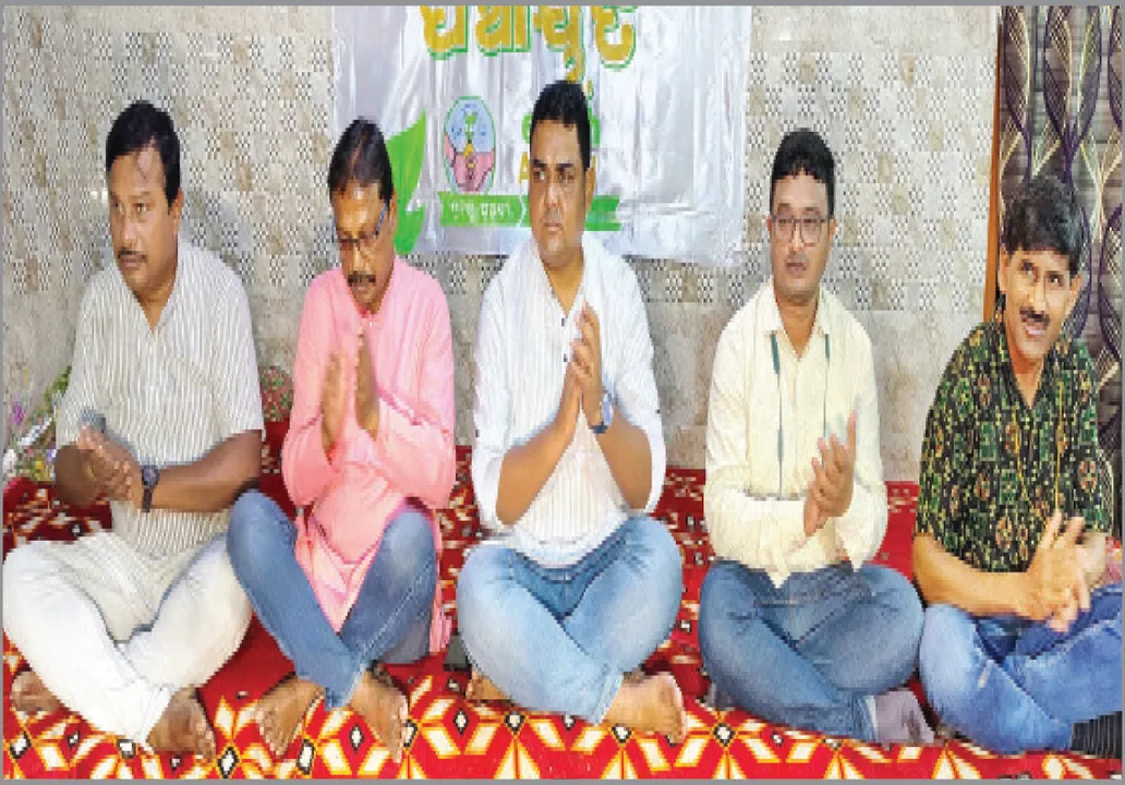  ପରିବେଶ ଉଜାଡ଼ୁଥିବା ବିକାଶକୁ ପ୍ରତ୍ୟାଖ୍ୟାନ କରିବା: ରାଜେନ