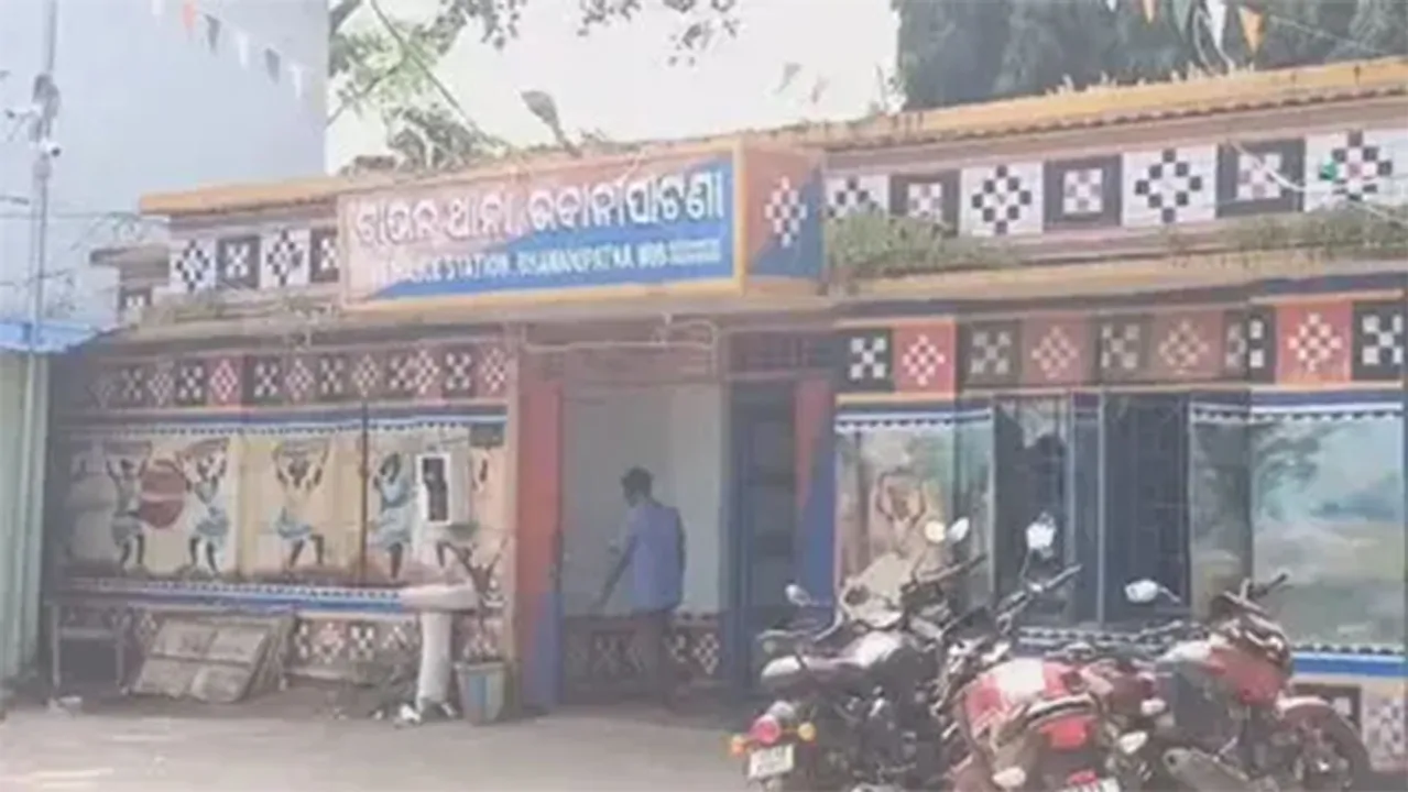  ଫରେଷ୍ଟର୍‌ ସଞ୍ଜୟ ନାୟକ ଆତ୍ମହତ୍ୟା ଘଟଣା: ରାୟଗଡ଼ା ବନତତ୍ତ୍ବ ଡିଏଫ୍‌ଓ ନିଲମ୍ବିତ
