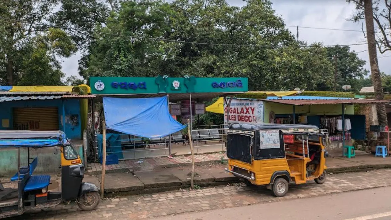  କାହା ସ୍ବାର୍ଥରେ ଲକ୍ଷ୍ମୀ ବସ୍‌ ବିଶ୍ରାମଗାର: ଲକ୍ଷାଧିକ ଟଙ୍କା ପାଣିରେ ପଡ଼ିଲା