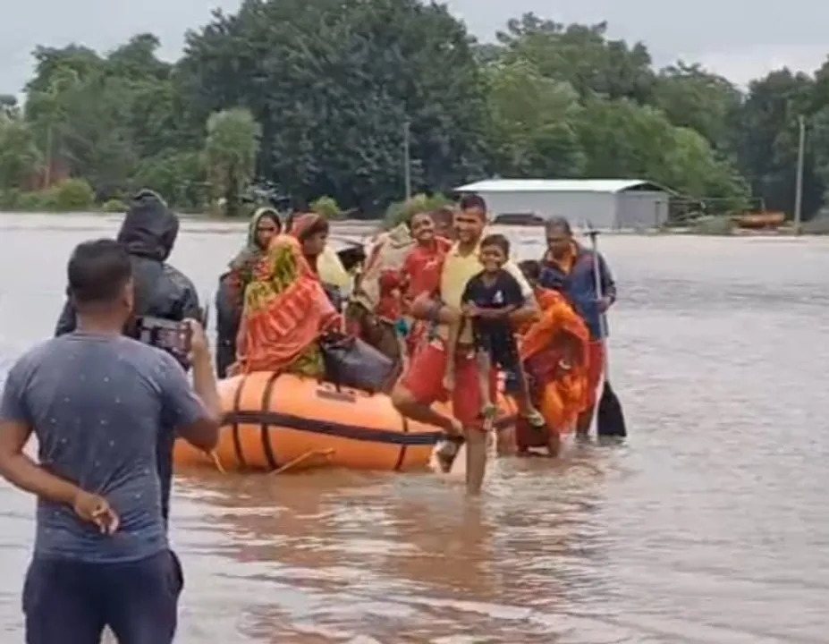  କାଲିମେଳାରେ ବନ୍ୟା ପରିସ୍ଥିତି, ଉଦ୍ଧାର ହେଲେ ଏମପିଭି-୧୬ ଗ୍ରାମର ୩୫ ପରିବାର