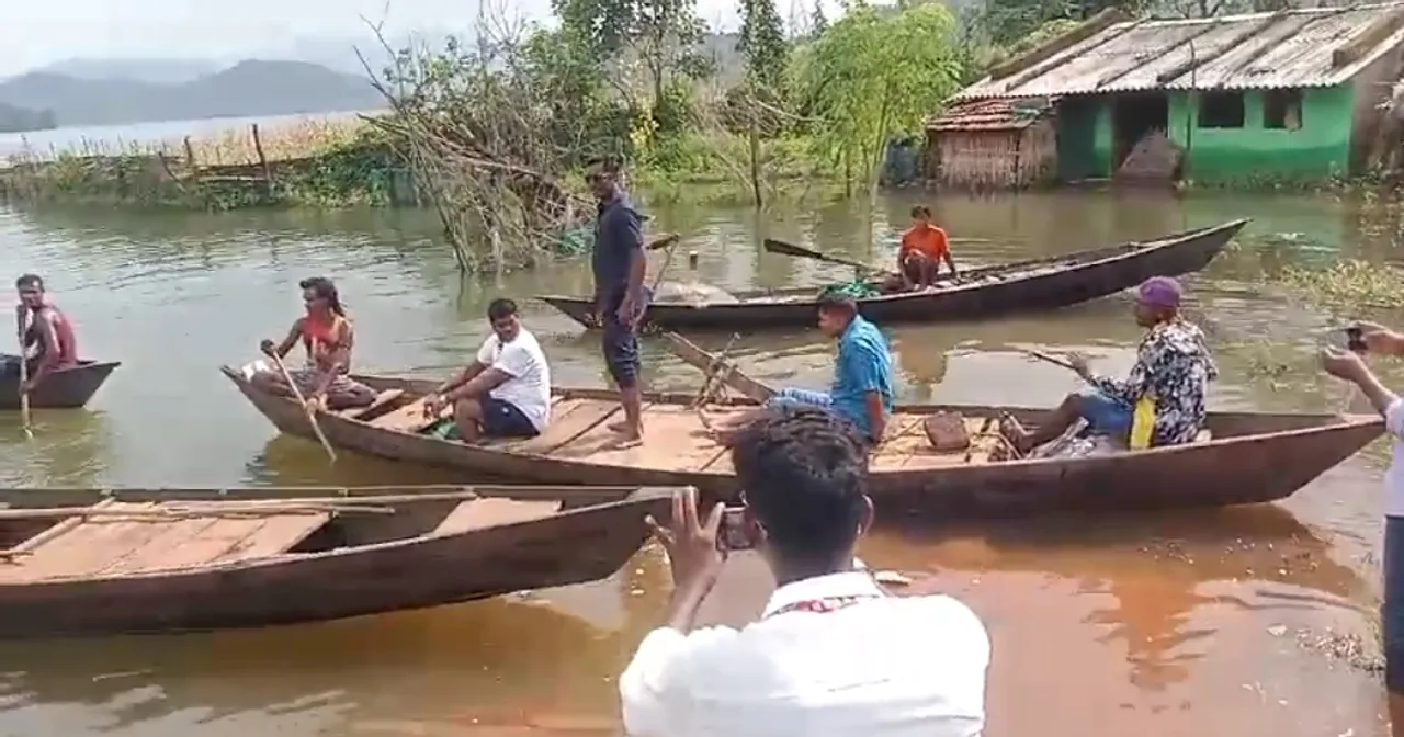  ଗାଁରେ ପଶିଲା ଜଳଭଣ୍ଡାରର ପଛୁଆ ପାଣି