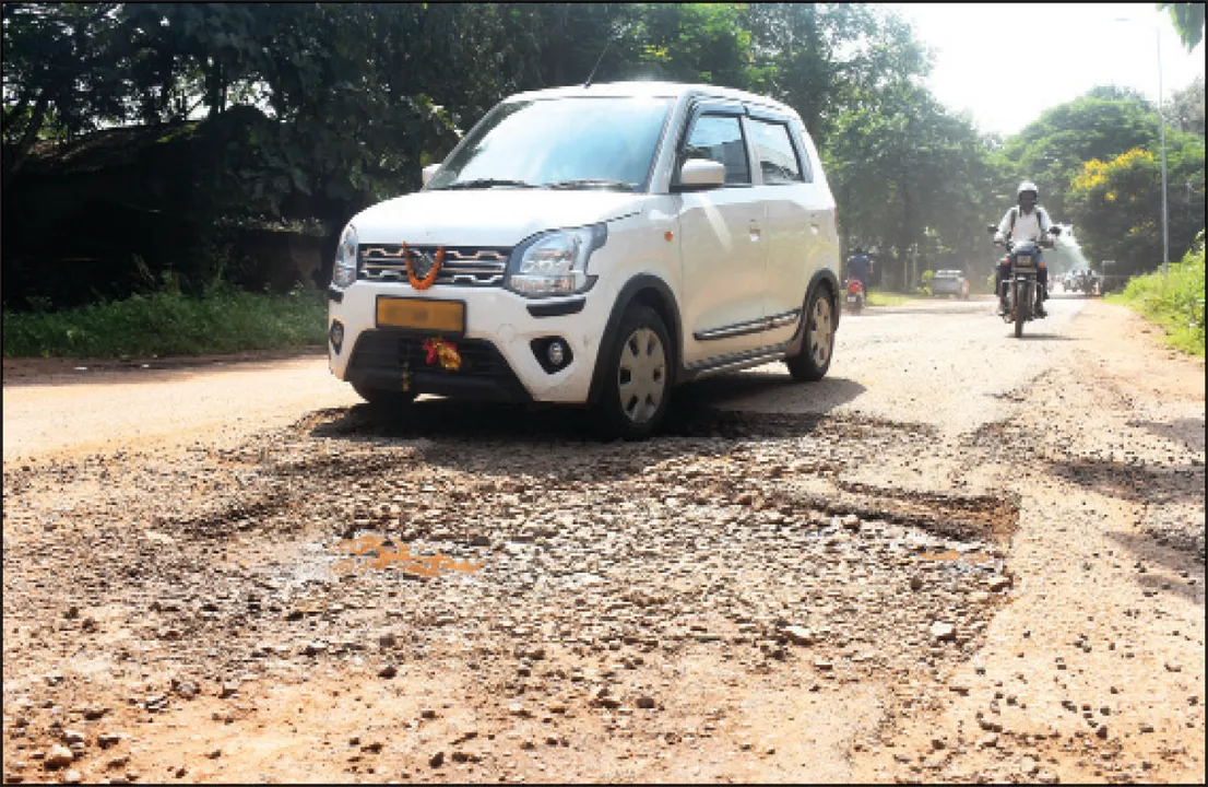  ସଜଡ଼ା ହେଉନି ଅସଜଡ଼ା ରାସ୍ତା: ପାର୍ବଣକୁ ନେଇ ବଢ଼ିଲାଣି ସହରବାସୀଙ୍କ ଚିନ୍ତା