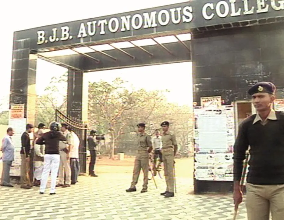  ବିଜେବି କଲେଜରୁ ଉଠିଲା ସାଇନ-ଏ-ଡାଏ, ଅକ୍ଟୋବର ୧୦ରୁ ମିଡ୍‌ ସେମିଷ୍ଟାର ପରୀକ୍ଷା