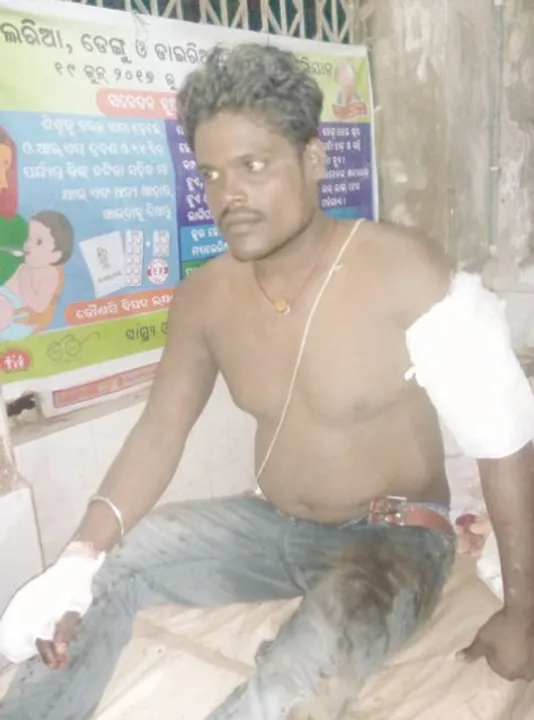  ବରୀରେ ବିଜେଡିର ଗୁଣ୍ଡାଗର୍ଦି : ଯୁବକଙ୍କୁ ଖଣ୍ଡାରେ ହାଣିଲେ