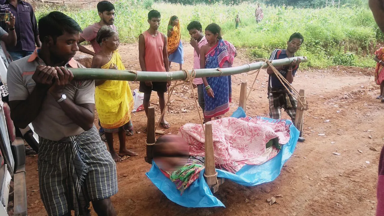  କମୁନି ଜନନୀ ଯାତନା : ଭାରରେ ବୁହାହେଲେ, ରାସ୍ତାରେ ପ୍ରସବ