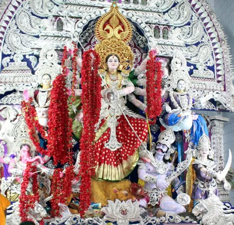  କଟକରେ ୧୬୦ ମେଢ଼: ୫୬ କିଲୋ ସୁନା, ୭୫ କ୍ୱିଣ୍ଟାଲ ଚାନ୍ଦି
