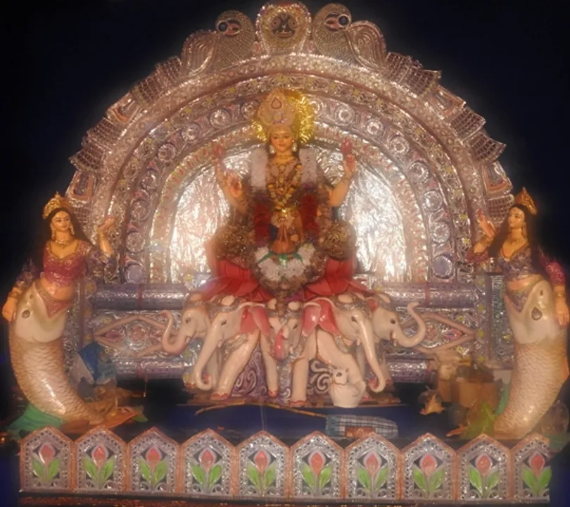  ଭୁବନେଶ୍ୱର ବାୟାବାବା ମଠ ଅଞ୍ଚଳରେ ଲକ୍ଷ୍ମୀପୂଜା ।