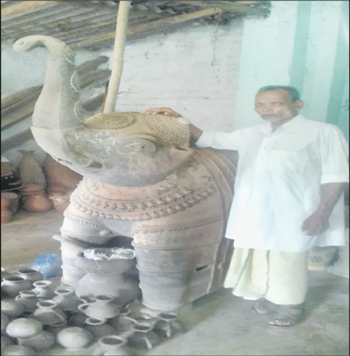  ୮୧ ବର୍ଷରେ ବି ଅବଶ ହୋଇନି ହାତ: ୧୦୭ ସଂଗଠନରୁ ପାଇଛନ୍ତି ପୁରସ୍କାର