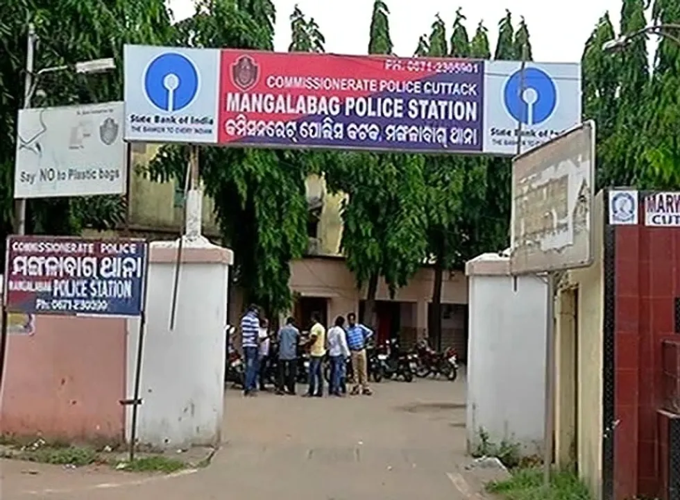  ଏସ୍‌ସିବିରେ  ଚାଞ୍ଚଲ୍ୟ: ଡାକ୍ତରୀ ଛାତ୍ରୀଙ୍କୁ ଯୌନ ନିର୍ଯାତନା ଅଭିଯୋଗ