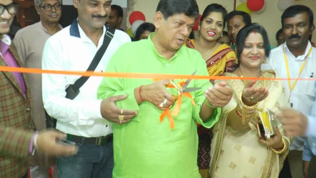  ଆଶୀର୍ବାଦ ଫେସନ୍‌ ଓ୍ଵାର୍ଲଡ ଉଦ୍‌ଘାଟିତ