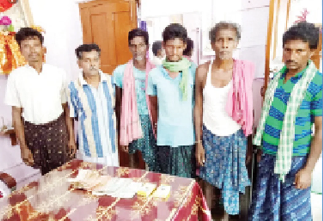  ବୁର୍ଦ୍ଦା ଗାଁରେ ଚଢ଼ଉ, ୬ ଜୁଆଡ଼ି ଗିରଫ