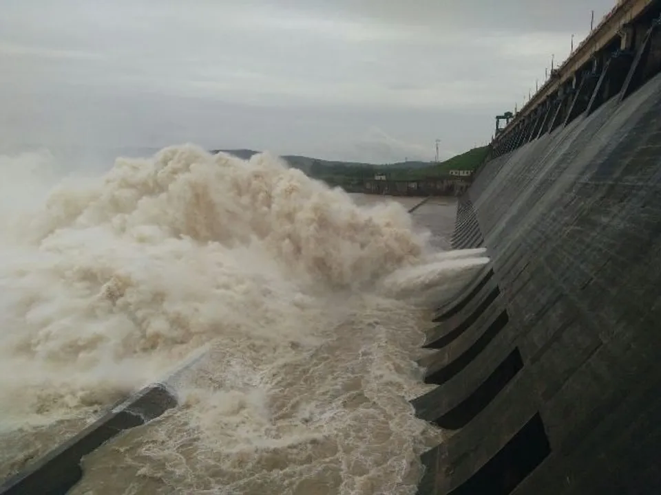  ହୀରାକୁଦର ୨ ଗେଟ୍‌ ଖୋଲା