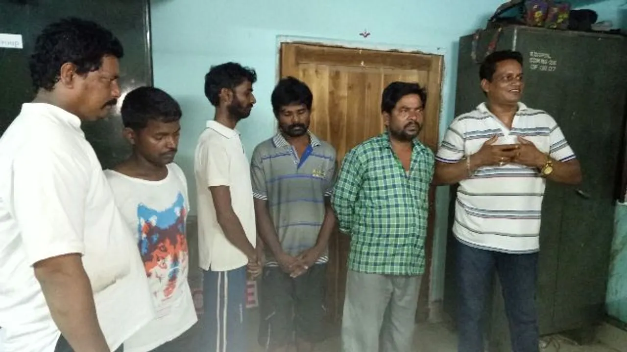  ୬ ଜୁଆଡ଼ି ଗିରଫ, ଟଙ୍କା ଓ ତାସ୍‌ ଜବତ