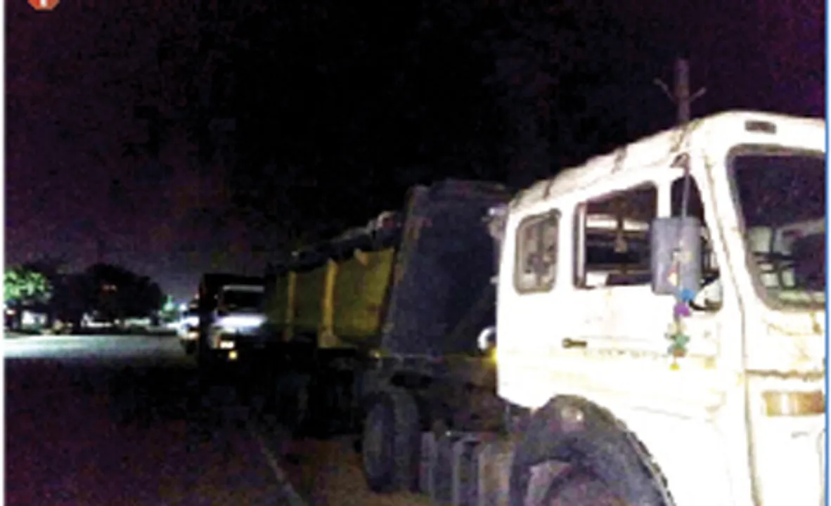  ଗୁମାଡ଼େରା-ବେଲପାହାଡ଼ ରାସ୍ତାରେ ପୁଣି ଟ୍ରକ୍‌ ଚାଲିଲା:ବିରୋଧ କଲା ଟ୍ରକ୍‌ ମାଲିକ ସଂଘ