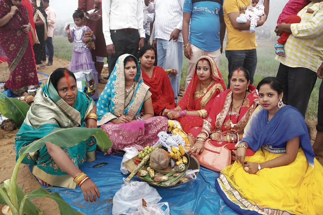 ଉଦିତ ସୂର୍ଯ୍ୟକୁ ଅର୍ଘ୍ୟ ସହ ସରିଲା ଛଟ୍‌ ପୂଜା