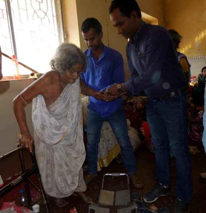  ୯୫ ବର୍ଷୀୟା ମାଆଙ୍କୁ ଘରୁ ତଡ଼ିଦେଲା ପୁଅ
