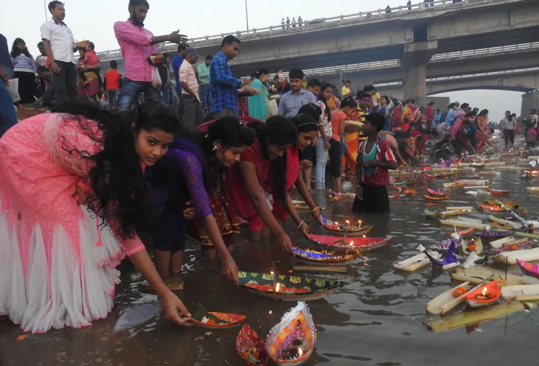  କୁଆଖାଇ ନଦୀରେ ବୋଇତ ବନ୍ଦାଣ(ଫଟୋ:ବିଭୂତି)