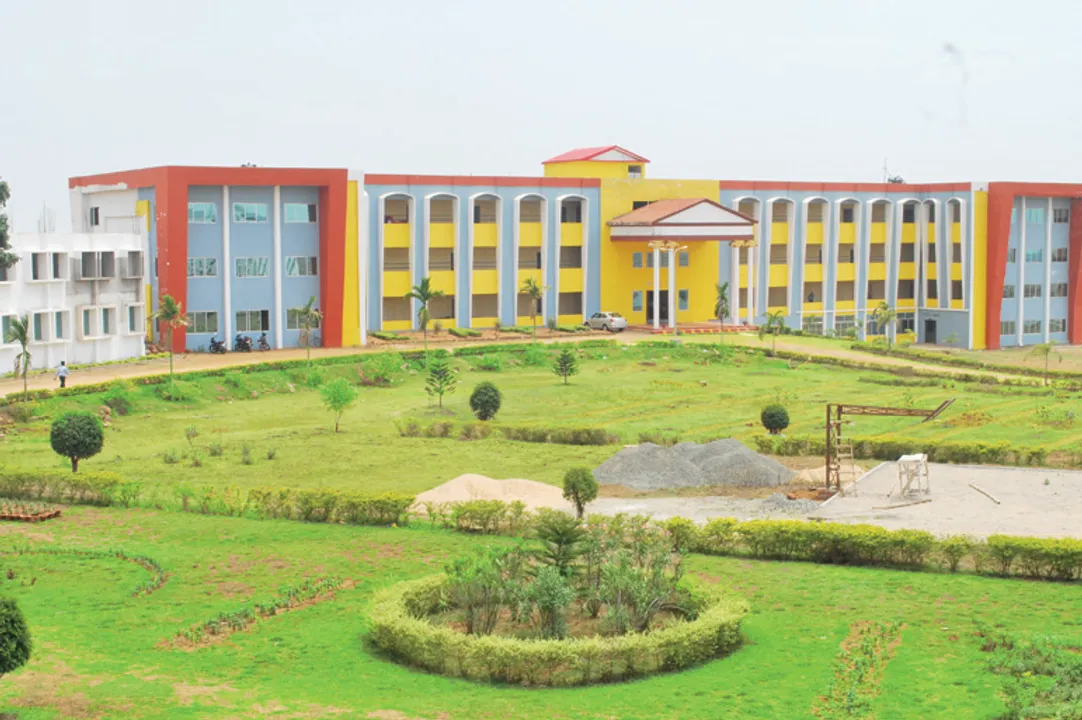  ଆଇନଷ୍ଟାଇନ୍‌ କଲେଜରେ କ୍ୟାମ୍ପସ ଚୟନ