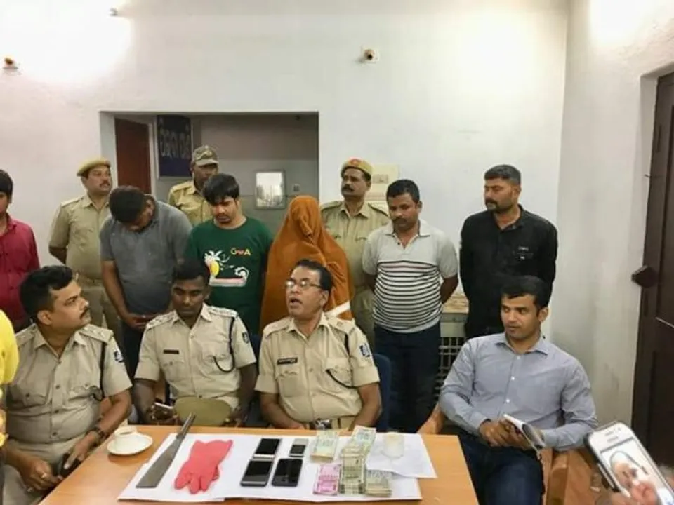  ସାଙ୍ଗ ଘରୁ ଡକାୟତି, ଟାର୍ଗେଟ୍‌ ୩ କୋଟି
