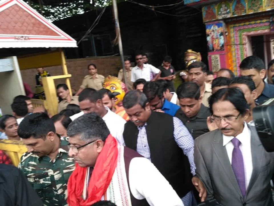  ଶ୍ରୀଲିଙ୍ଗରାଜଙ୍କୁ ଦର୍ଶନ କଲେ କେନ୍ଦ୍ରମନ୍ତ୍ରୀ