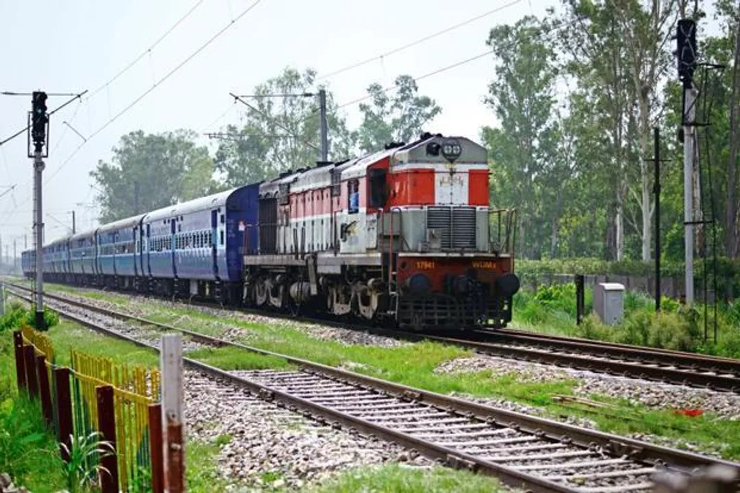  ନୂତନ ସମୟ ସାରଣୀରେ ଚାଲିଲା ଟ୍ରେନ୍‌