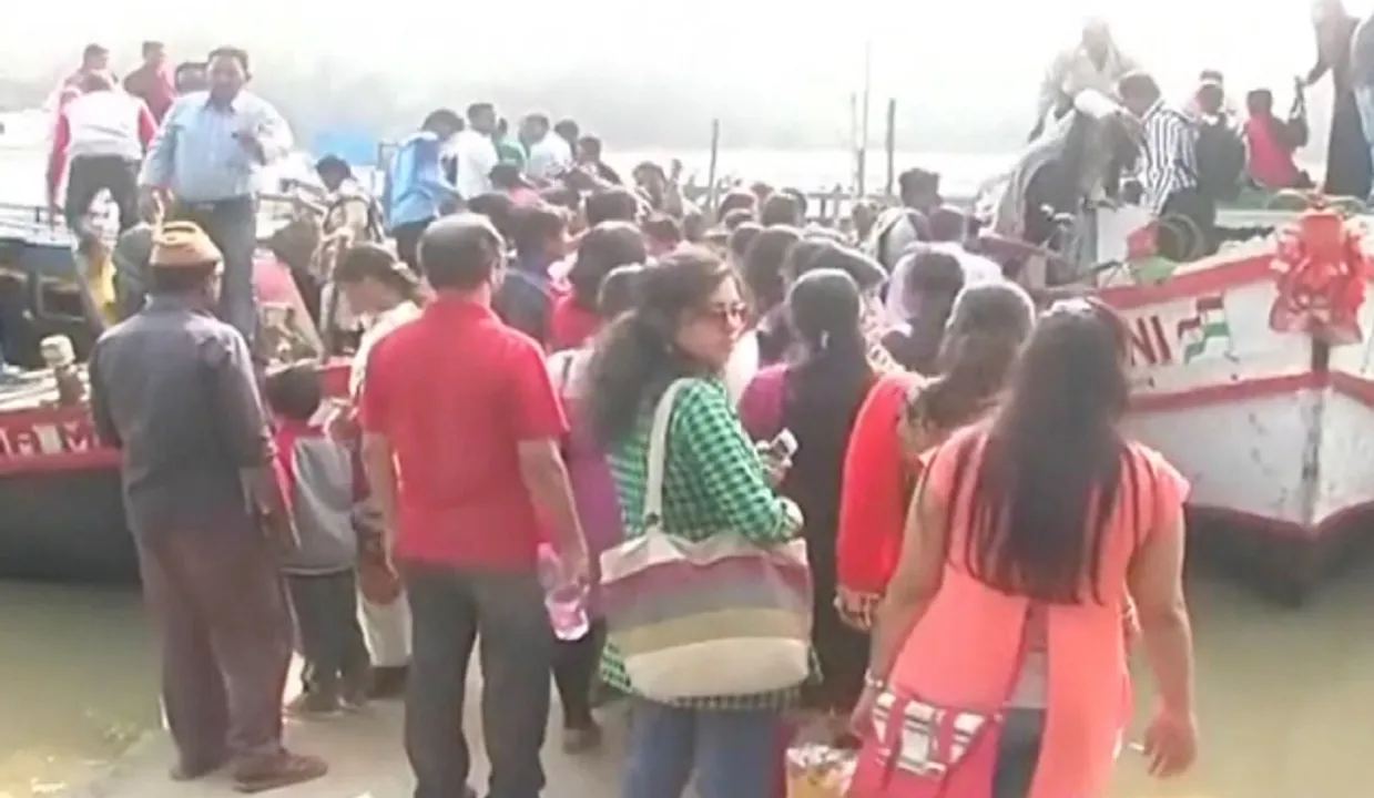  ଭିତରକନିକାରେ ପର୍ଯ୍ୟଟକଙ୍କ ଭିଡ଼