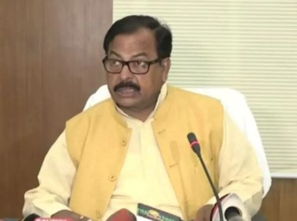  ପାଠ୍ୟପୁସ୍ତକ ଓ ଛାତ୍ରାବାସର ଉନ୍ନତୀକରଣ ଉପରେ ଗୁରୁତ୍ବ