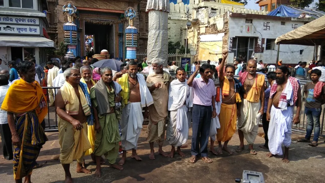  ମନ୍ତ୍ରୀ ଦାମୋଦର ରାଉତଙ୍କ ମନ୍ତବ୍ୟକୁ ପୁରୀରେ ବିରୋଧ, ସିଂହଦ୍ୱାରରେ ବିକ୍ଷୋଭ।