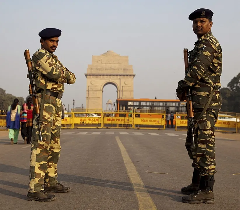  New Delhi: Security men guard near the India Gate as part of enhanced security measures following the attack on an air force base Pathankot,in New Delhi on Sunday.PTI Photo(PTI1_3_2016_000179B) 
