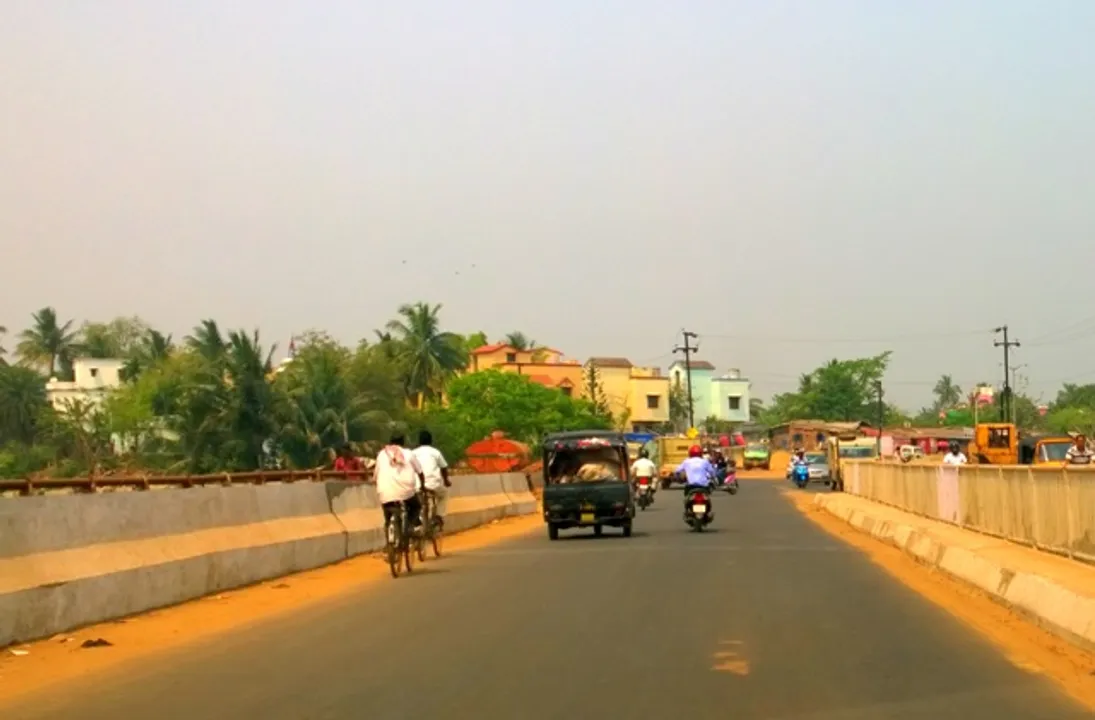  ଗଙ୍ଗୁଆ ବ୍ରିଜ୍‌ ପାଲଟିଛି ମରଣଯନ୍ତା :୨ ଦିନରେ ୩ ଦୁର୍ଘଟଣା; ଗଡ଼ିଲାଣି ୨ ମୁଣ୍ଡ
