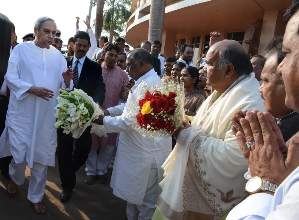  ଆଦର୍ଶ ମୁଖ୍ୟମନ୍ତ୍ରୀ ପୁରସ୍କାର ପାଇ ଫେରିବା ପରେ ଭୁବନେଶ୍ୱରରେ ମୁଖ୍ୟମନ୍ତ୍ରୀଙ୍କୁ ସମ୍ବର୍ଦ୍ଧନା