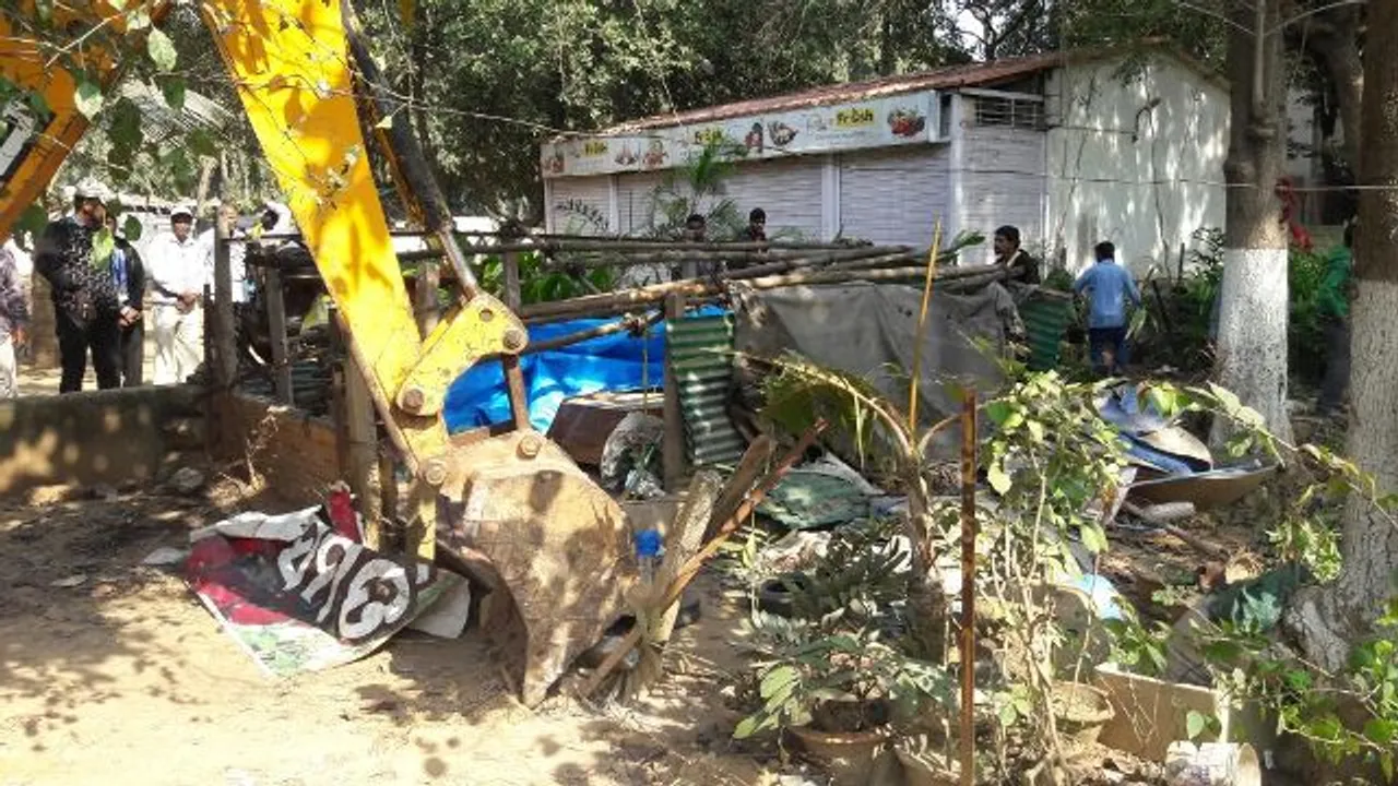  ହଟିଲା ୩୫୮ ହୋର୍ଡିଂ, ଦୁଇଟି ବେଆଇନ ନର୍ସରି