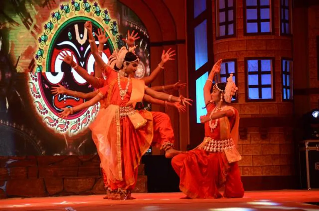  ଶିଶୁପାଳଗଡ଼ ମହୋତ୍ସବ ଉଦ୍‌ଘାଟିତ : କମ୍ପିଲା ମୁକ୍ତାକାଶ ମଞ୍ଚ