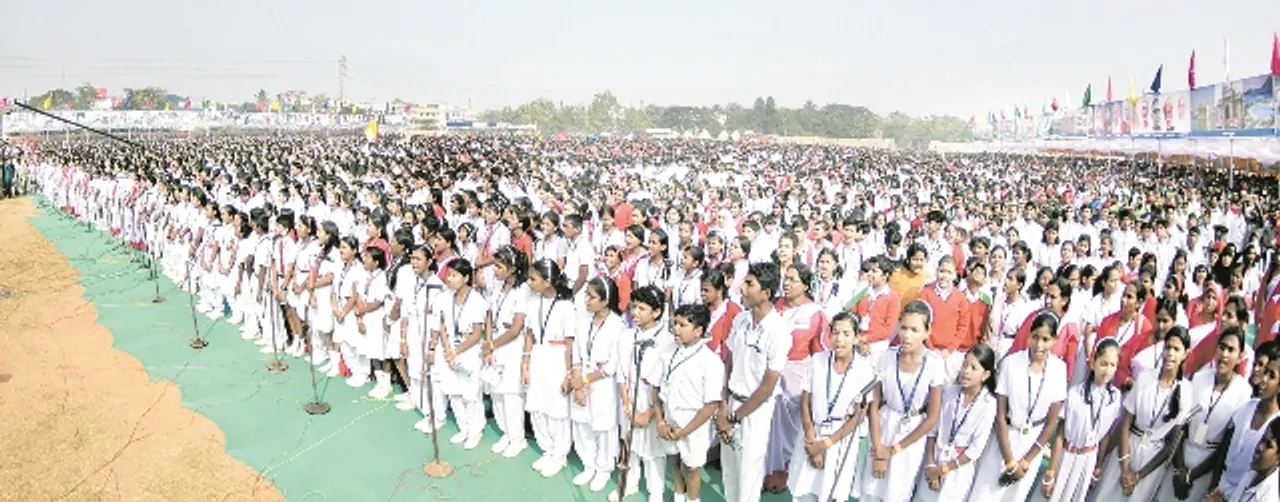  ବନ୍ଦେ ଉତ୍କଳ ଜନନୀ ଗାଇଲେ ୫୦ହଜାର ଛାତ୍ରଛାତ୍ରୀ