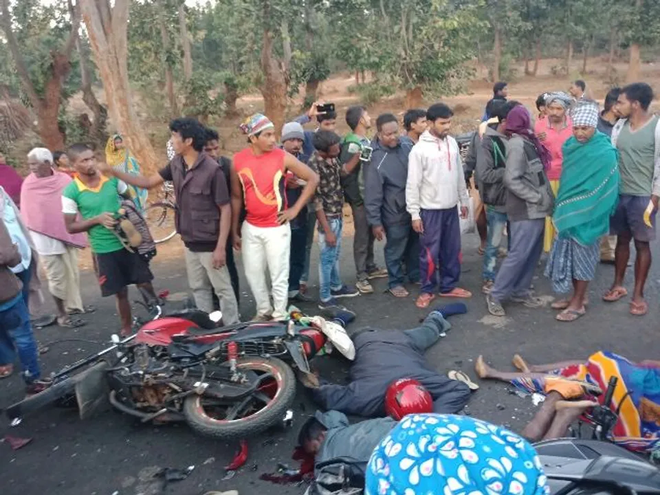 ଦୁଇ ବାଇକ୍‌ ଧକ୍କା: ୩ ମୃତ