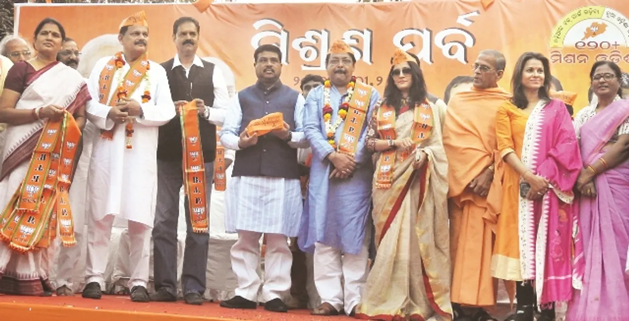  ସରକାର ବିରୋଧରେ ଗର୍ଜିଲେ ଧର୍ମେନ୍ଦ୍ର