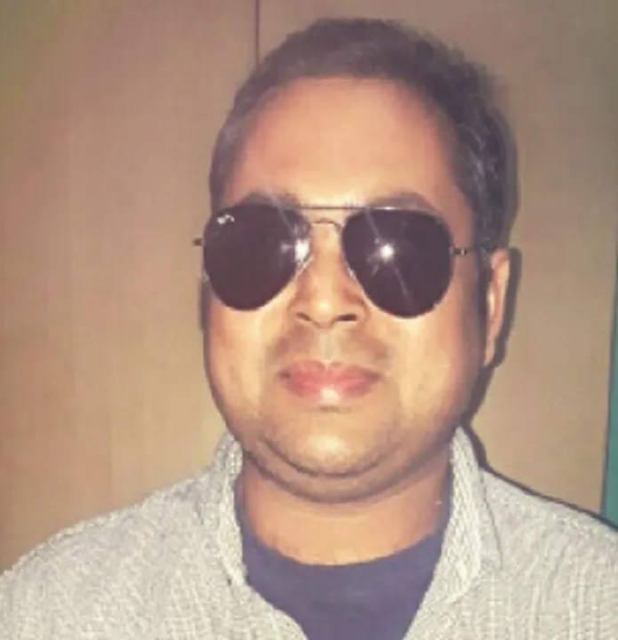  ଦୃଷ୍ଟିବାଧିତ ରାଜା ୭ ଇଂରାଜୀ ଉପନ୍ୟାସର ସ୍ରଷ୍ଟା : ଦେଖିପାରନ୍ତିନି କିନ୍ତୁ ଲେଖିପାରନ୍ତି