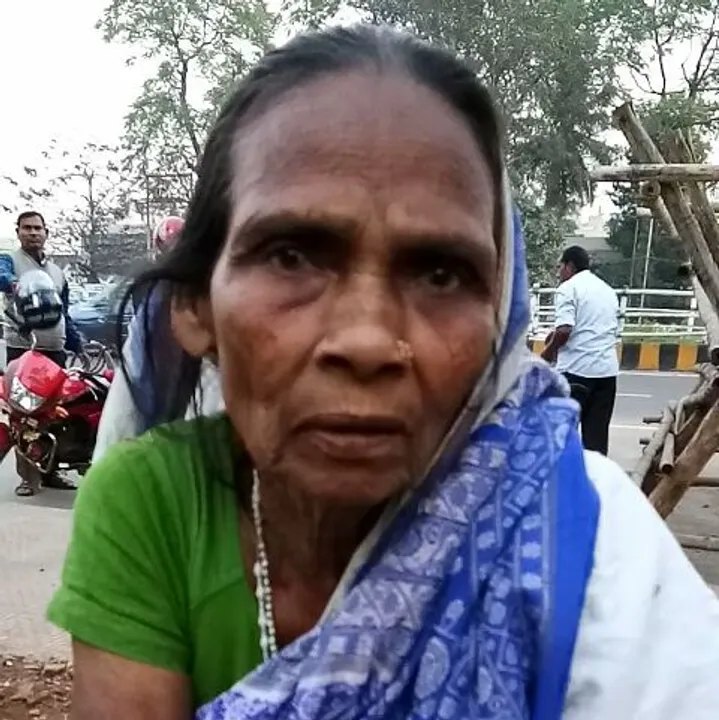  ପ୍ରତୀକ୍ଷାରେ ପାଞ୍ଚ ବର୍ଷ : ଅସହାୟ ବୃଦ୍ଧାଙ୍କୁ ସାହା ହେବ କିଏ