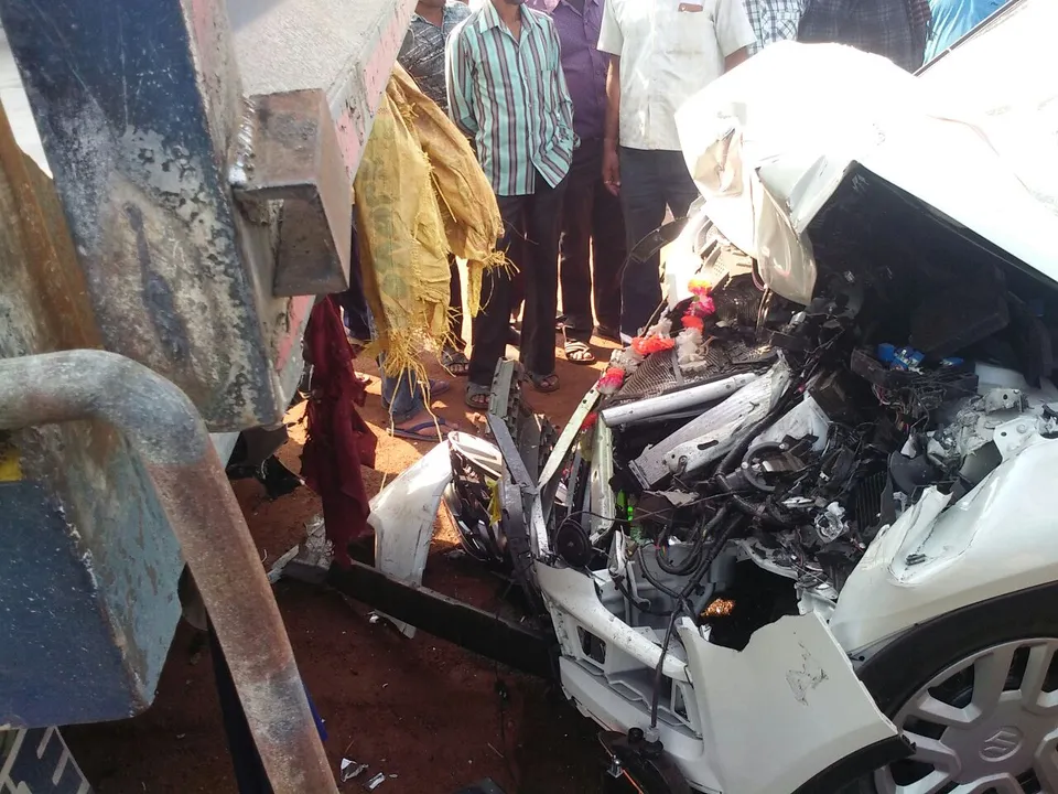  ଯାଜପୁର: ଟ୍ରକକୁ ପଛପଟୁ ଧକ୍କା ଦେଲା କାର ଚୁରମାର୍, ୪ ଗୁରୁତର