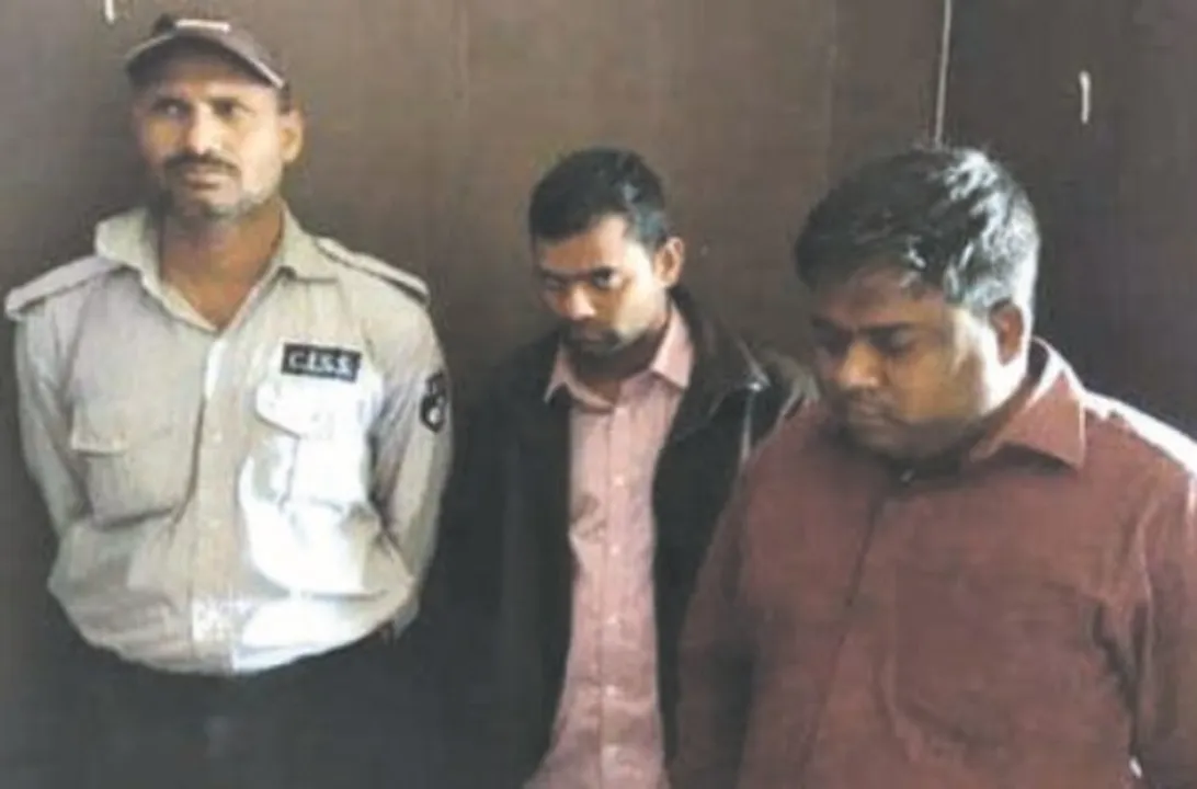  କାର୍‌ରୁ ୫୦ ଲକ୍ଷ ଟଙ୍କା ଜବତ୍‌ ଘଟଣା : ବ୍ୟାଙ୍କ ମ୍ୟାନେଜର୍‌ଙ୍କ ସହ ୩ ଗିରଫ