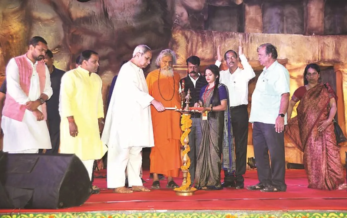  ଖଣ୍ଡଗିରି-ଉଦୟଗିରି ମହୋତ୍ସବ ଉଦ୍‌ଘାଟିତ : ‘ଘଡ଼ିମାରି ଉଦେ ଦଶରା ଜହ୍ନ’ରେ ଦୁଲୁକିଲା ମଞ୍ଚ