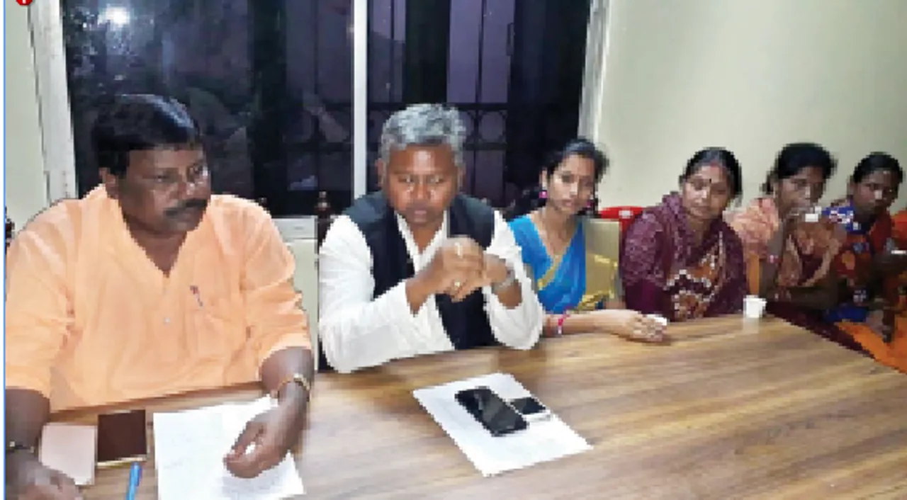  ମୁନିଗୁଡ଼ା ବ୍ଲକ ଅଧ୍ୟକ୍ଷ କଂଗ୍ରେସରେ ମିଶିବା ପ୍ରସଙ୍ଗ:ବିଜେପିର ବିଷୋଦ୍‌ଗାର