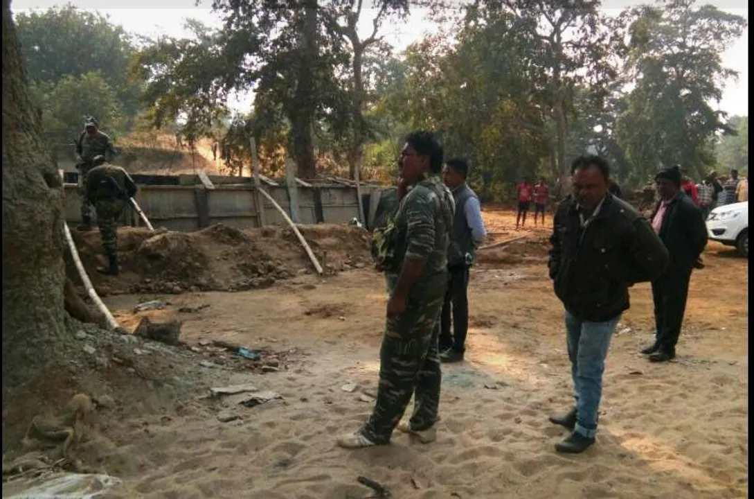  ରାଉରକେଲା: ମାଓବାଦୀଙ୍କ ନାମରେ ଦାଦାବଟି ଓ ପୋଡ଼ାଜଳା ଘଟଣାରେ ୪ ଗିରଫ