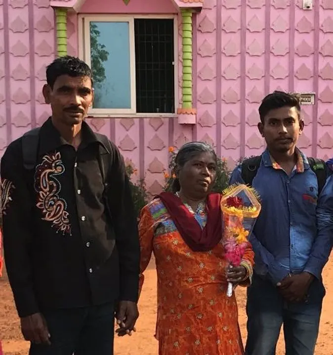  ସୁମିତ୍ରାଙ୍କୁ ଫେରାଇନେଲେ ସ୍ୱାମୀ ଓ ପୁଅ