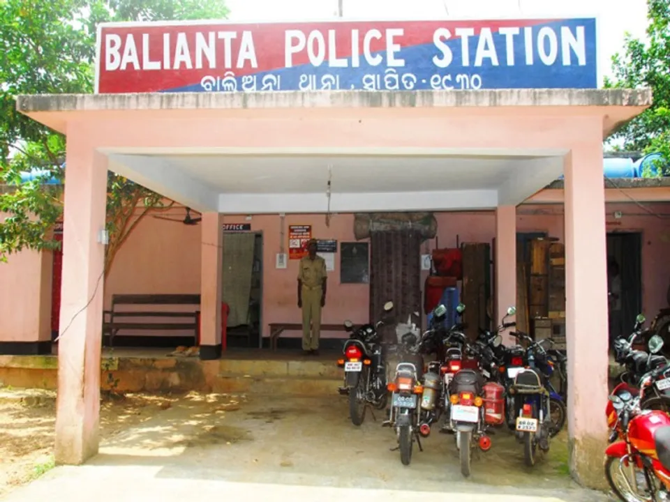  ପୁଲିସ ଅଧିକାରୀଙ୍କୁ ପ୍ରାଣାନ୍ତକ ଆକ୍ରମଣ ଘଟଣା : ଦୁଇ ପରିବାରର ୭ ଜଣଙ୍କ ନାମରେ ମାମଲା