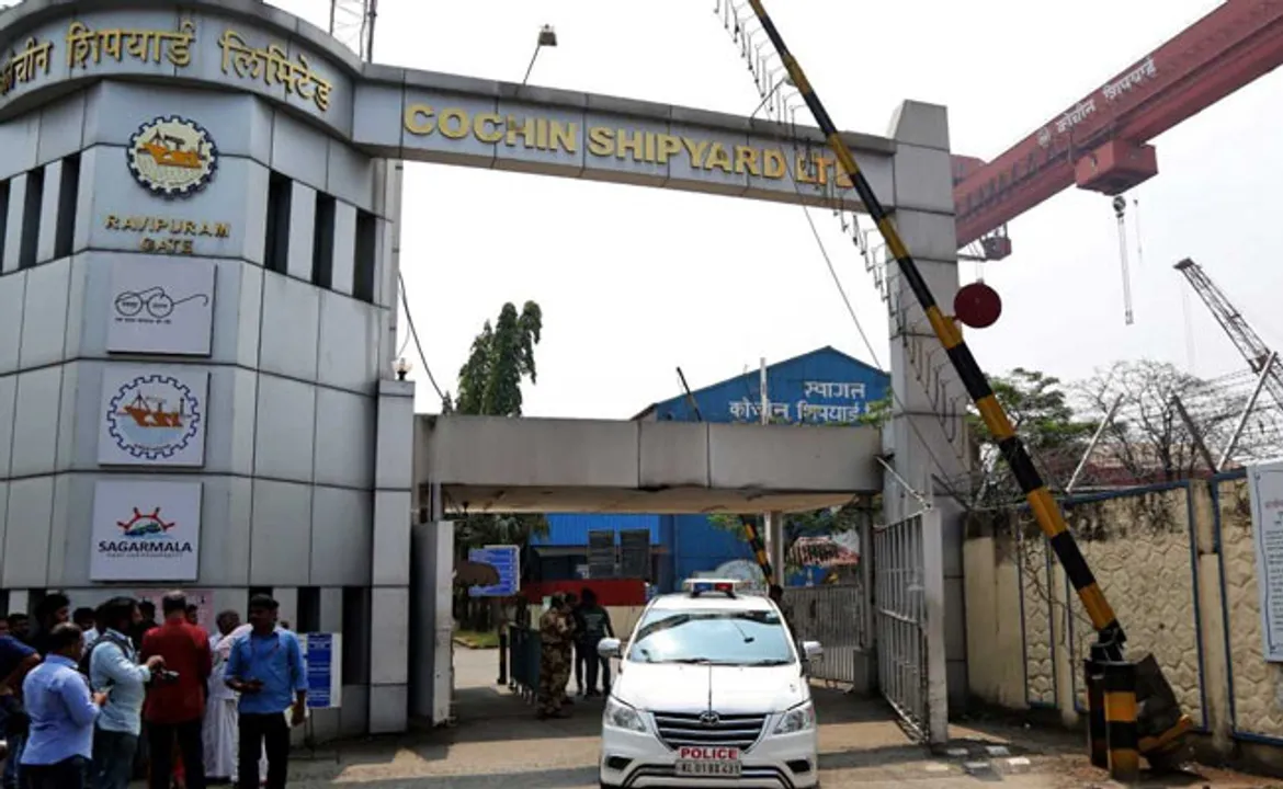  କୋଚିନ୍‌ ଜାହାଜ କାରଖାନାରେ ଦୁର୍ଘଟଣା: ଓଏନ୍‌ଜିସି ଜାହାଜରେ ବିସ୍ଫୋରଣ ଘଟି ୫ ମୃତ, ୧୦ ଆହତ