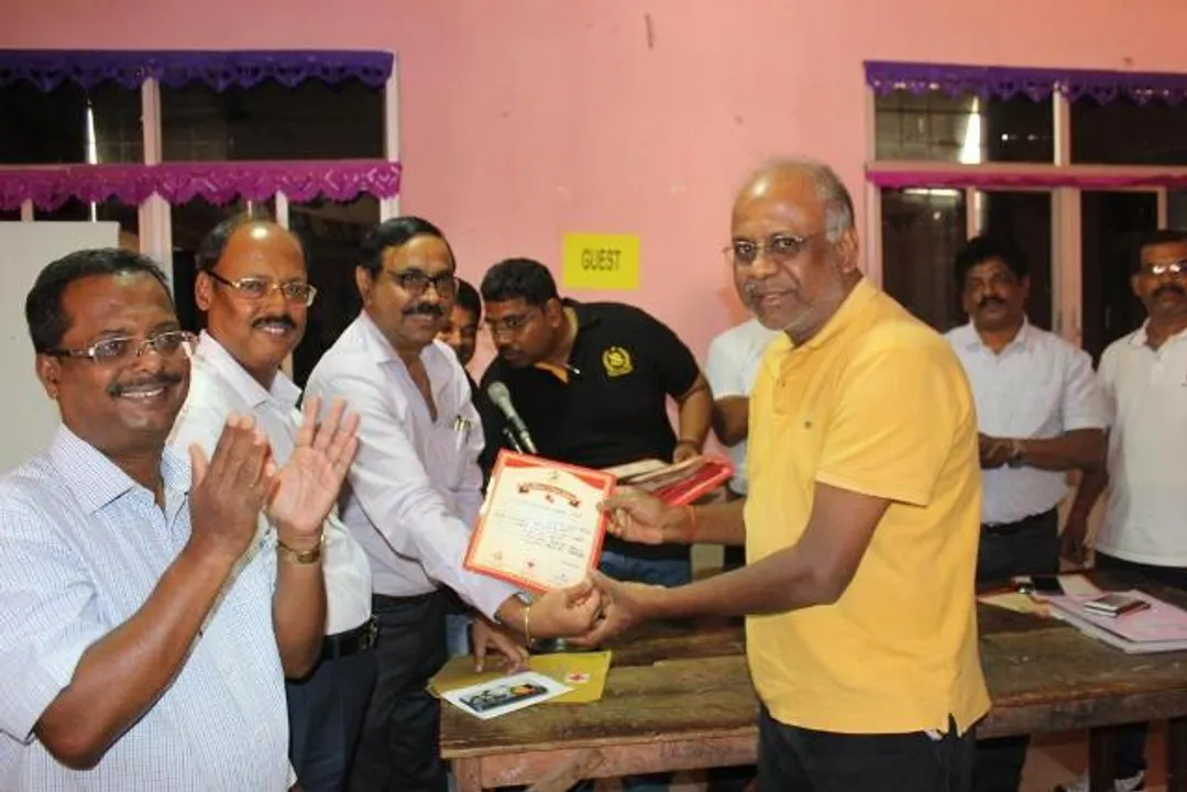  ପୁରାତନ ଛାତ୍ର ସଂସଦ ପକ୍ଷରୁ ସୁବର୍ଣ୍ଣ ଜୟନ୍ତୀ ରକ୍ତଦାନ ଶିବିର