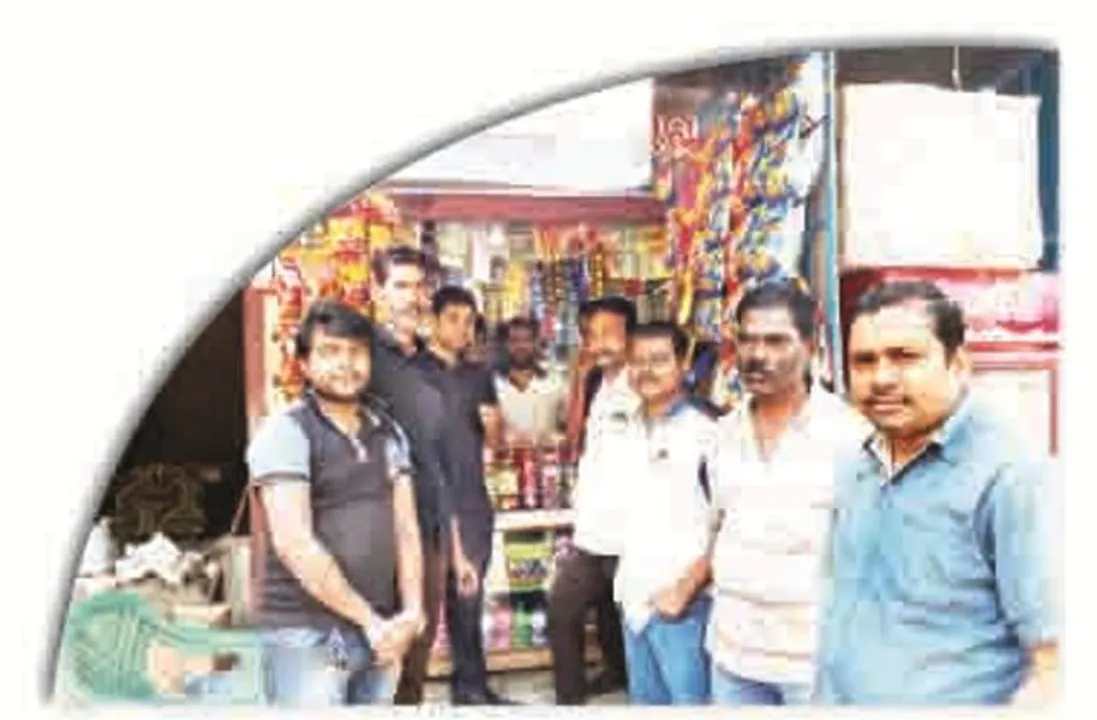  ପାଣି ଉପରେ ଅଭିନେତା, ପଙ୍କ ଭିତରେ ନେତା