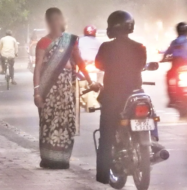  ସଚିବାଳୟ ସାମ୍ନାରେ ଦେହ ବେପାର
