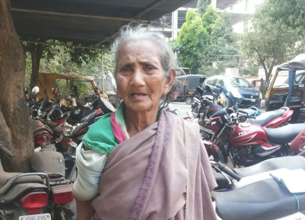  ମା’କୁ ମାଡ଼ ମାରି ଘରୁ ତଡ଼ିଦେଲେ ଦୁଇ ଝିଅ